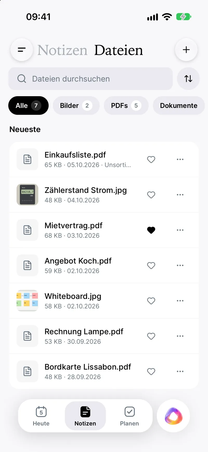 Die Dateien-Ansicht mit Suche und Filtern für Bilder, PDFs und Dokumente; darunter die neuesten Dateien, etwa Einkaufsliste.pdf, das Foto „Zählerstand Strom.jpg“ und Mietvertrag.pdf.
